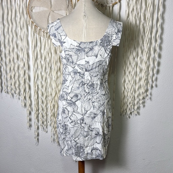 Black Halo Signature Jackie O Sheath Dress in Gray and White Size 8 - Picture 8 of 9